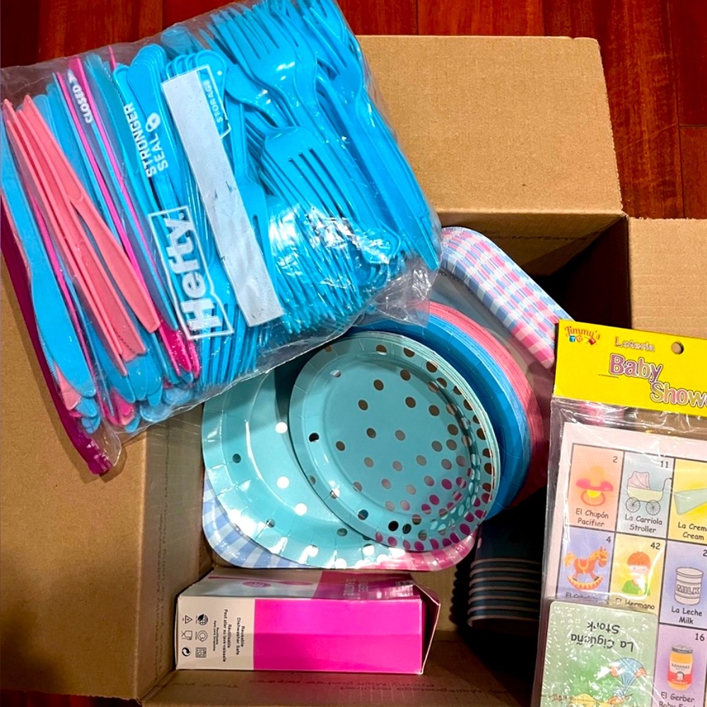 Baby Shower Game/Bingo with baby shower kit. Perfect for the party.